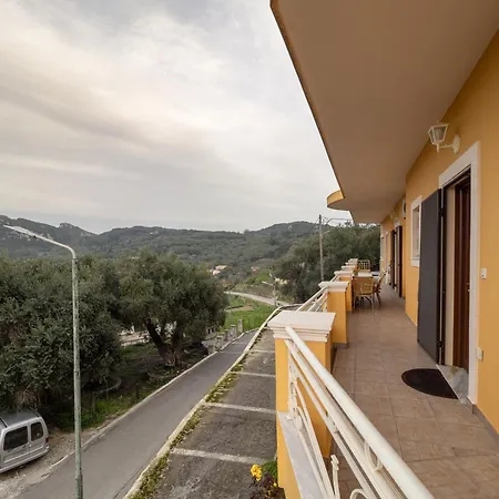 Alexandra House Case de vacanță