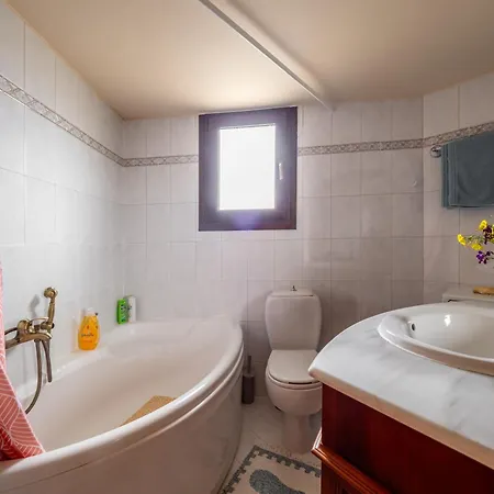 Holiday home Alexandra House