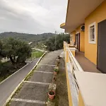Nyaraló Alexandra House *