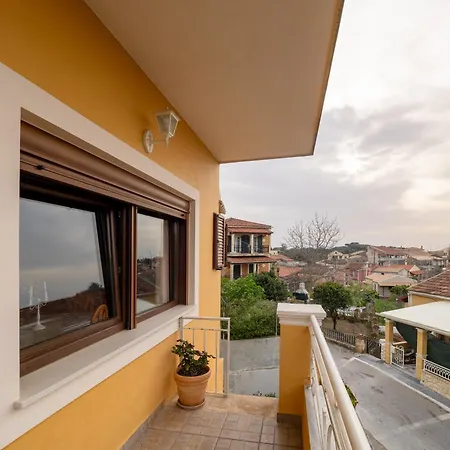 Nyaraló Alexandra House